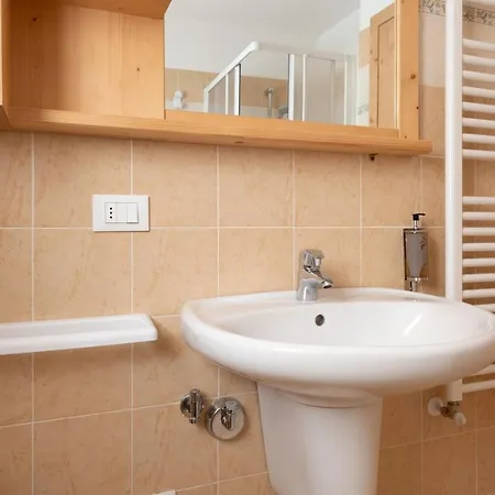 Apartamento Adda 10 *